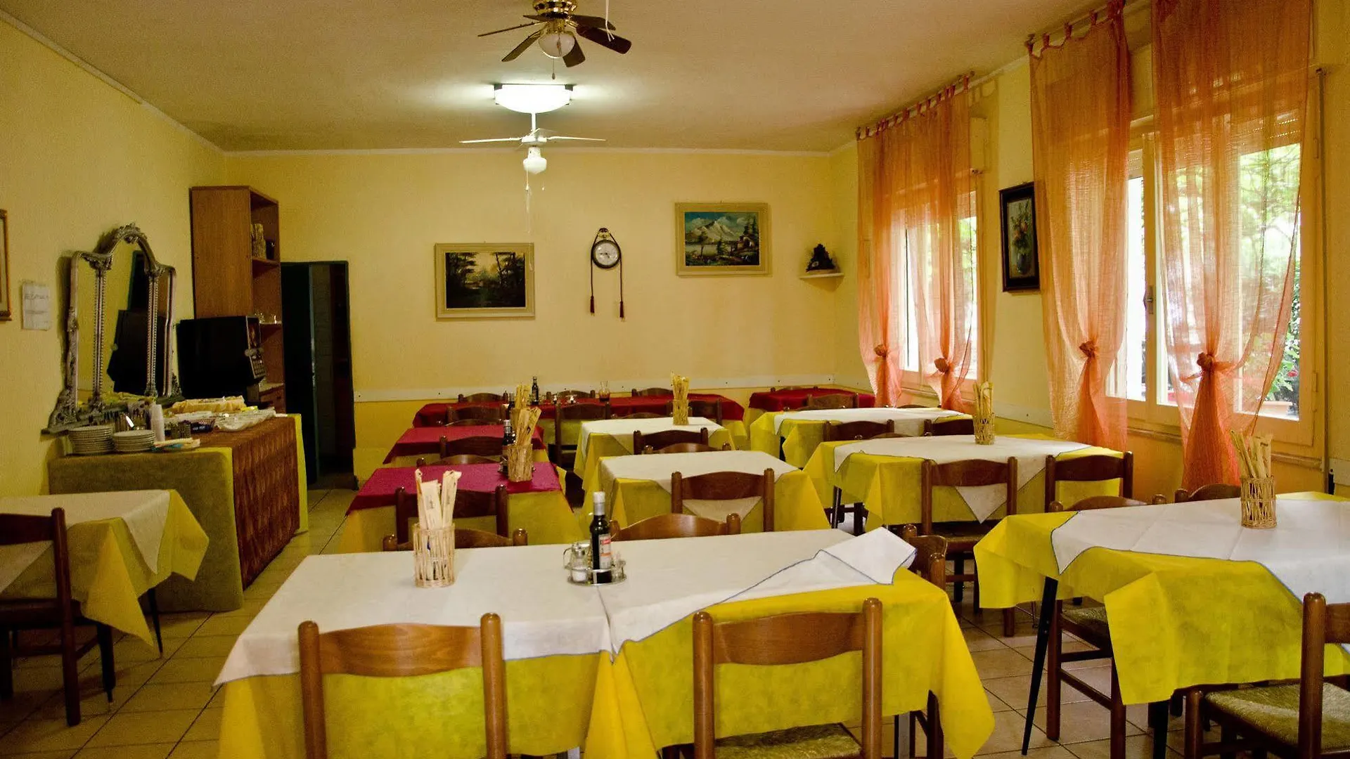 Hotel Pensione Berlati Pinarella Italy